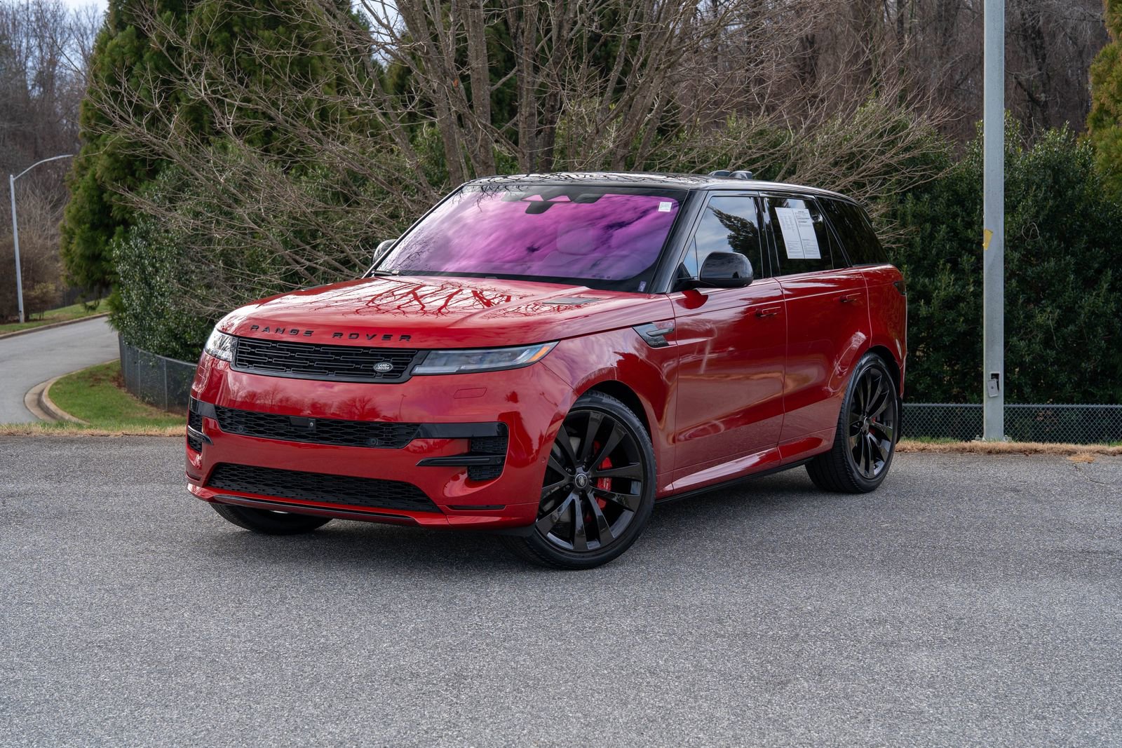 Used 2023 Land Rover Range Rover Sport SE Dynamic image 1