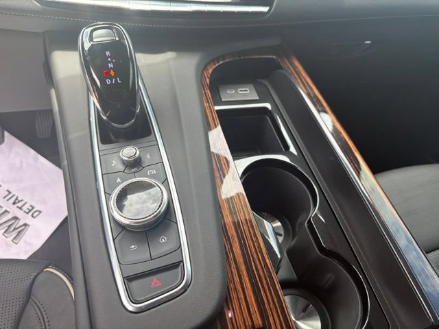Certified 2024 Cadillac Escalade ESV Premium Luxury w/ Performance Package AWD/4WD image 17