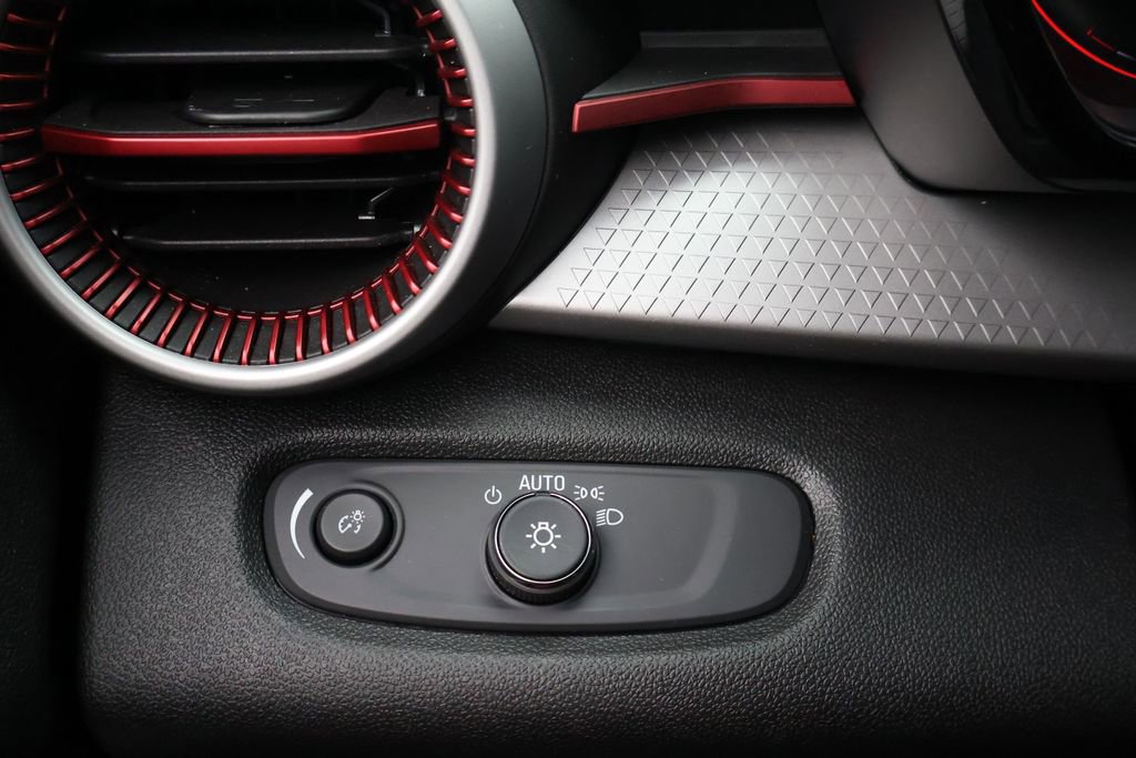 Used 2024 Chevrolet Trax RS image 34