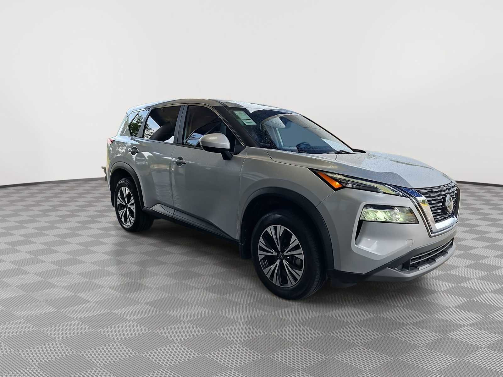 Used 2023 Nissan Rogue SV FWD image 2