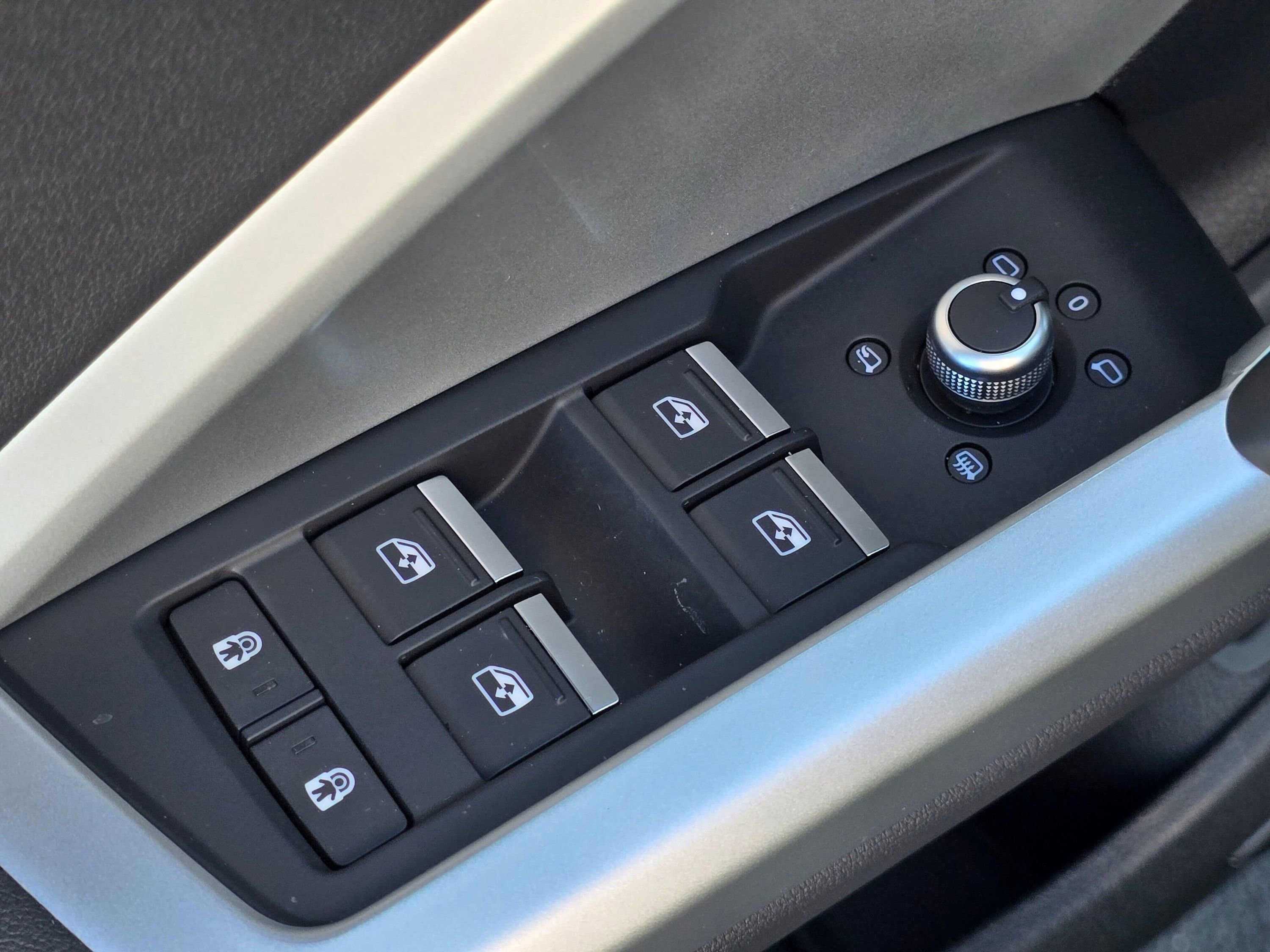 Certified 2025 Audi Q3 2.0T Premium Plus w/ Premium Plus Package image 37