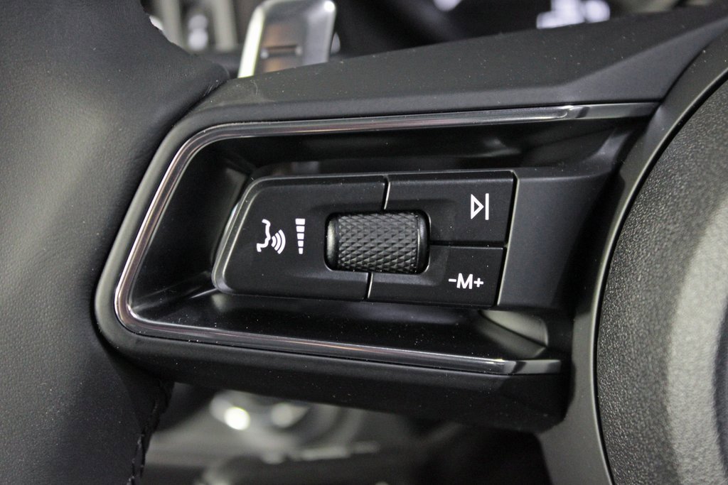 Used 2025 Porsche Macan image 23