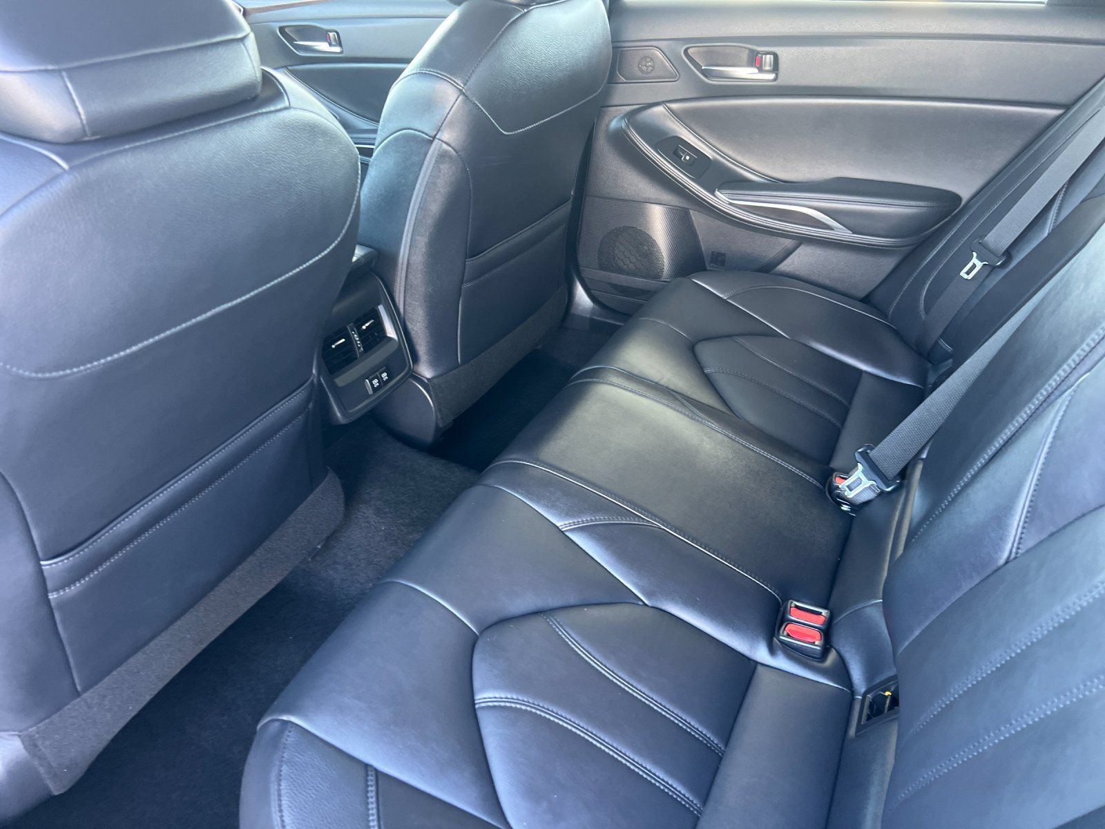 Used 2019 Toyota Avalon XLE w/ Moonroof Package FWD image 11