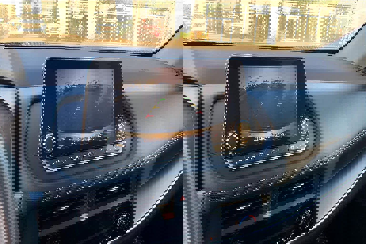 Used 2023 Nissan Rogue SV image 28