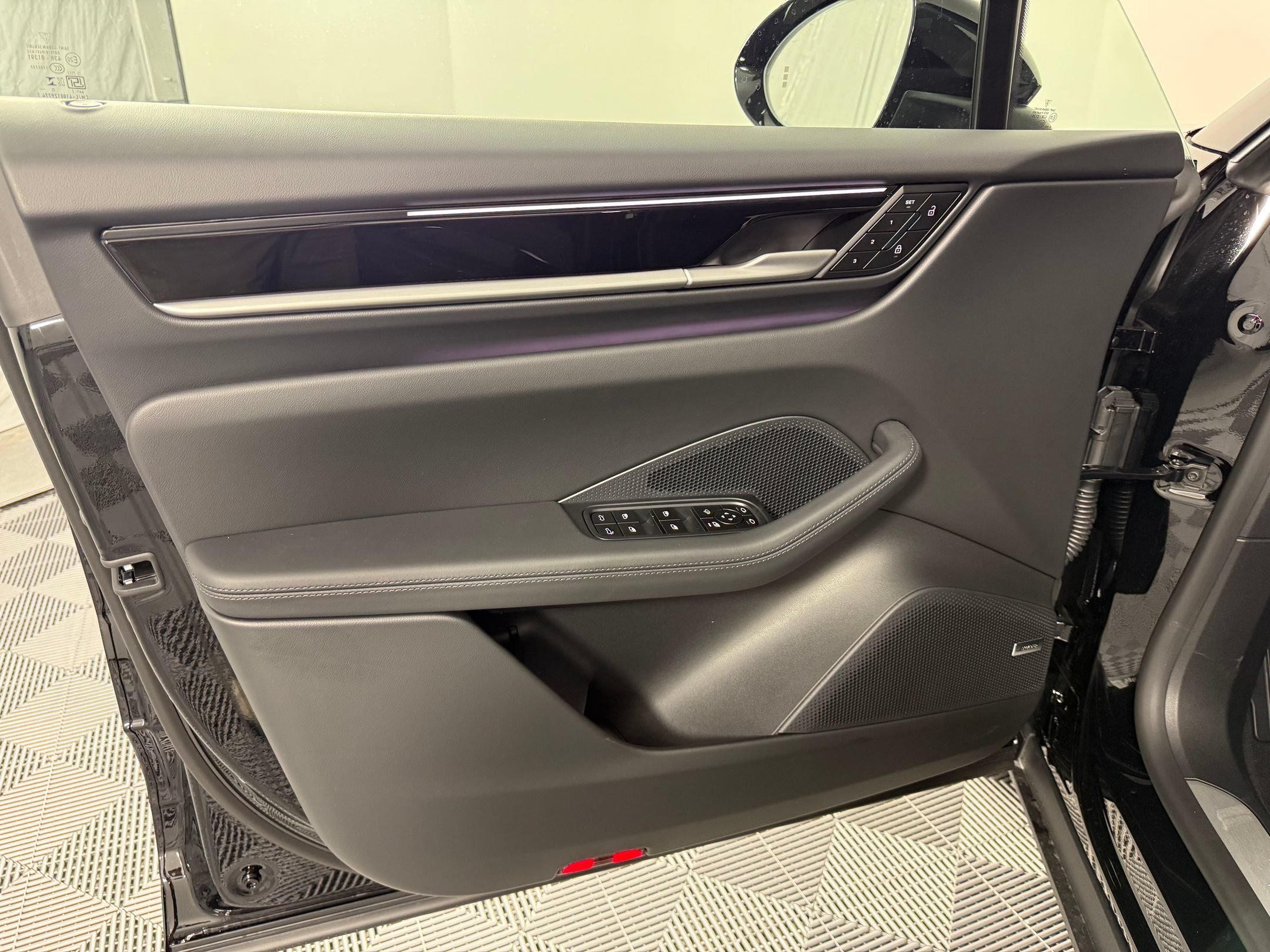 Certified 2026 Porsche Macan Electric RWD image 14