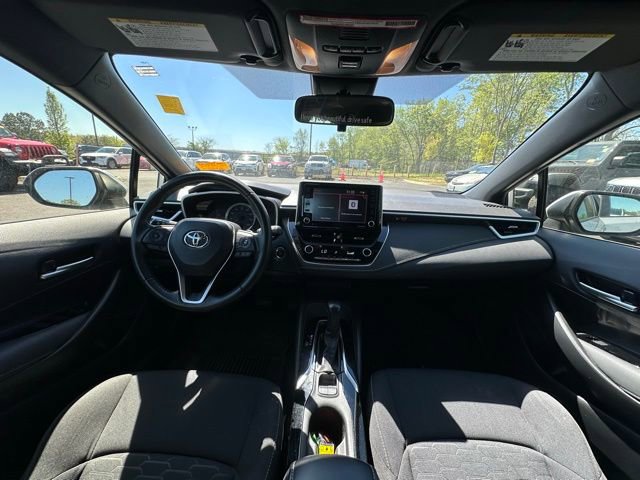 Used 2022 Toyota Corolla SE FWD image 2