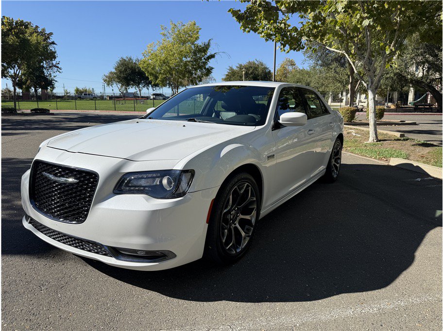 Used 2016 Chrysler 300 S RWD image 1