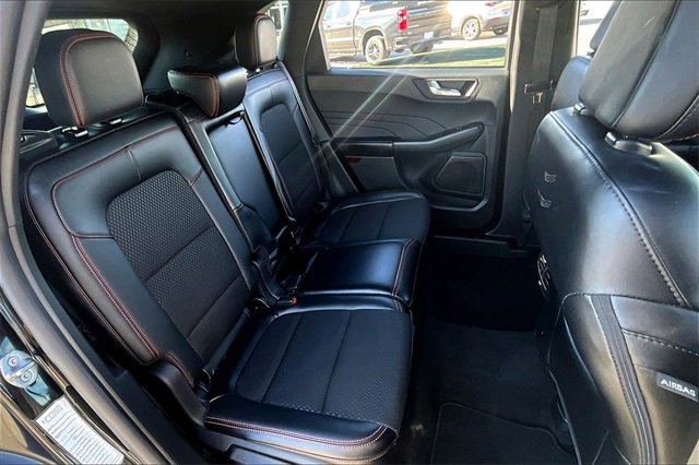 Used 2025 Ford Escape ST-Line image 25