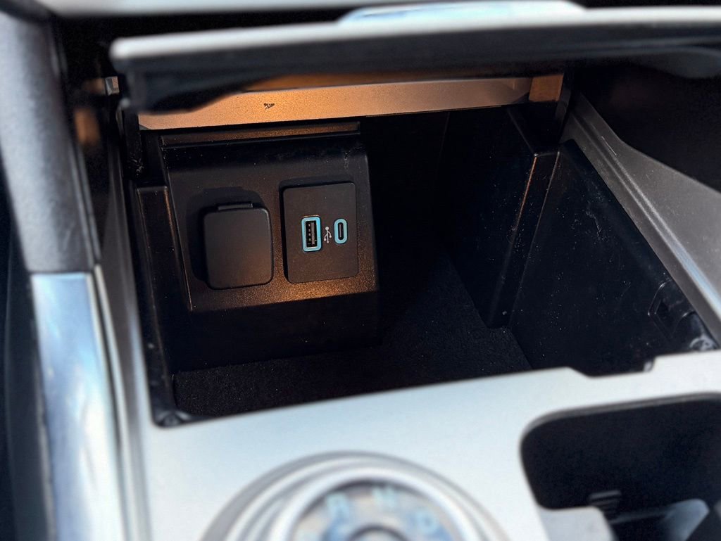 Used 2021 Ford Explorer XLT w/ Equipment Group 202A image 12