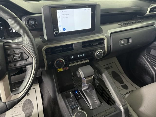 Used 2024 Toyota Tacoma SR5 AWD/4WD image 33