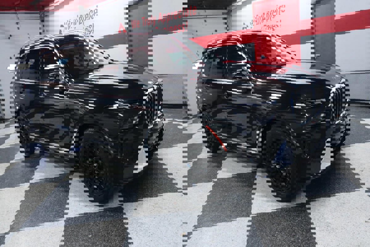 Used 2023 BMW X7 xDrive40i w/ Premium Package image 4