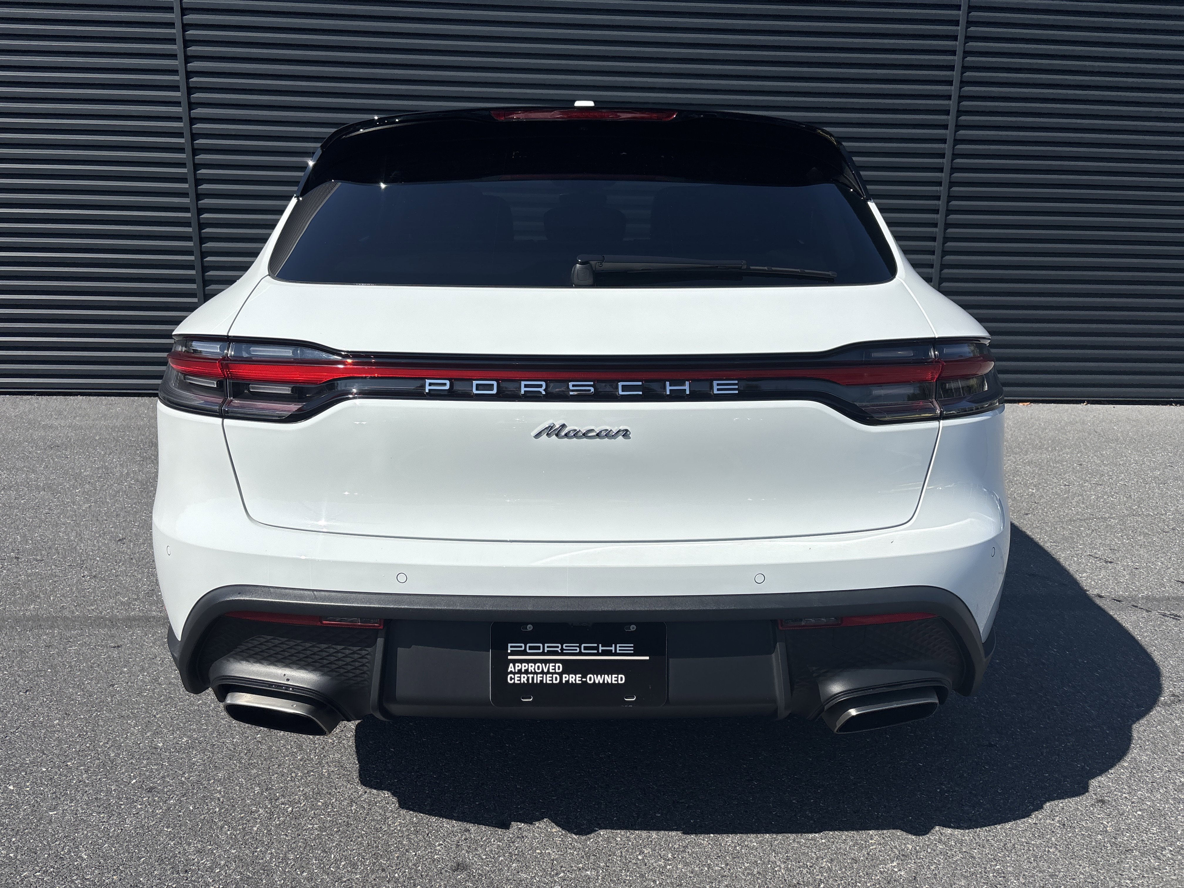 Used 2025 Porsche Macan image 4