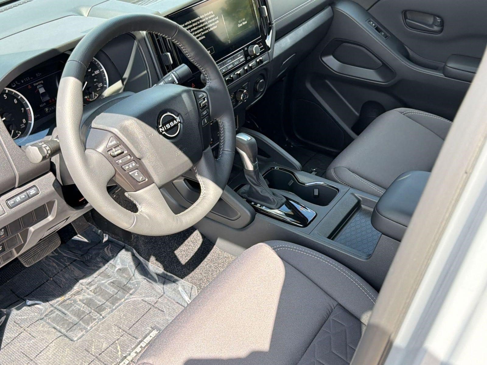Used 2026 Nissan Frontier SV w/ All-Weather Content Package RWD image 4