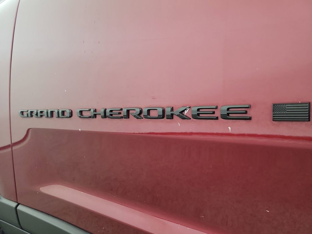 Used 2023 Jeep Grand Cherokee Altitude RWD image 8