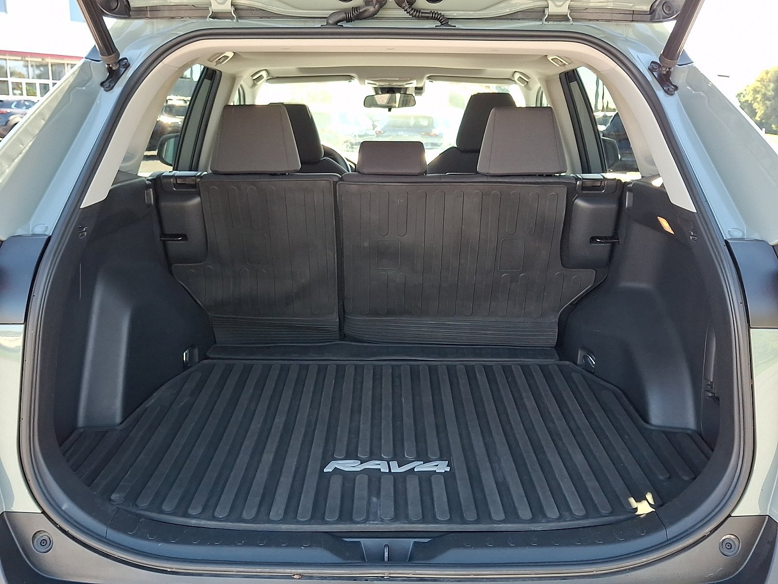 Used 2021 Toyota RAV4 XLE w/ Convenience Package AWD/4WD image 29