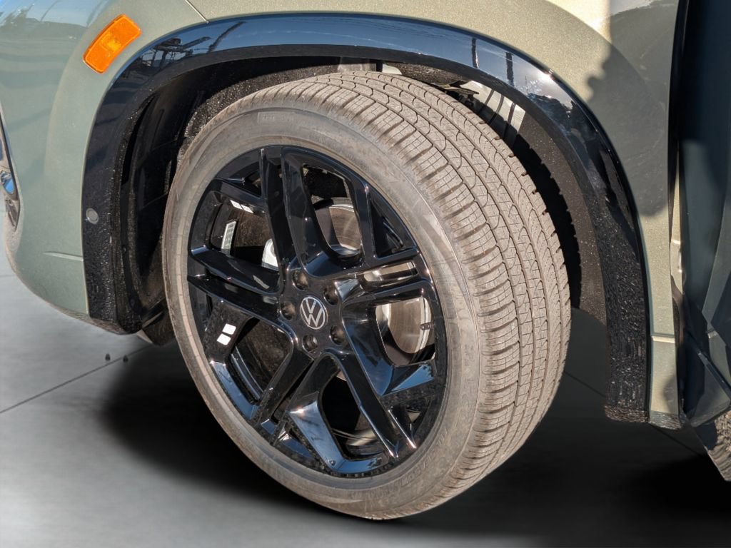 New 2026 Volkswagen Tiguan SE R-Line FWD image 29