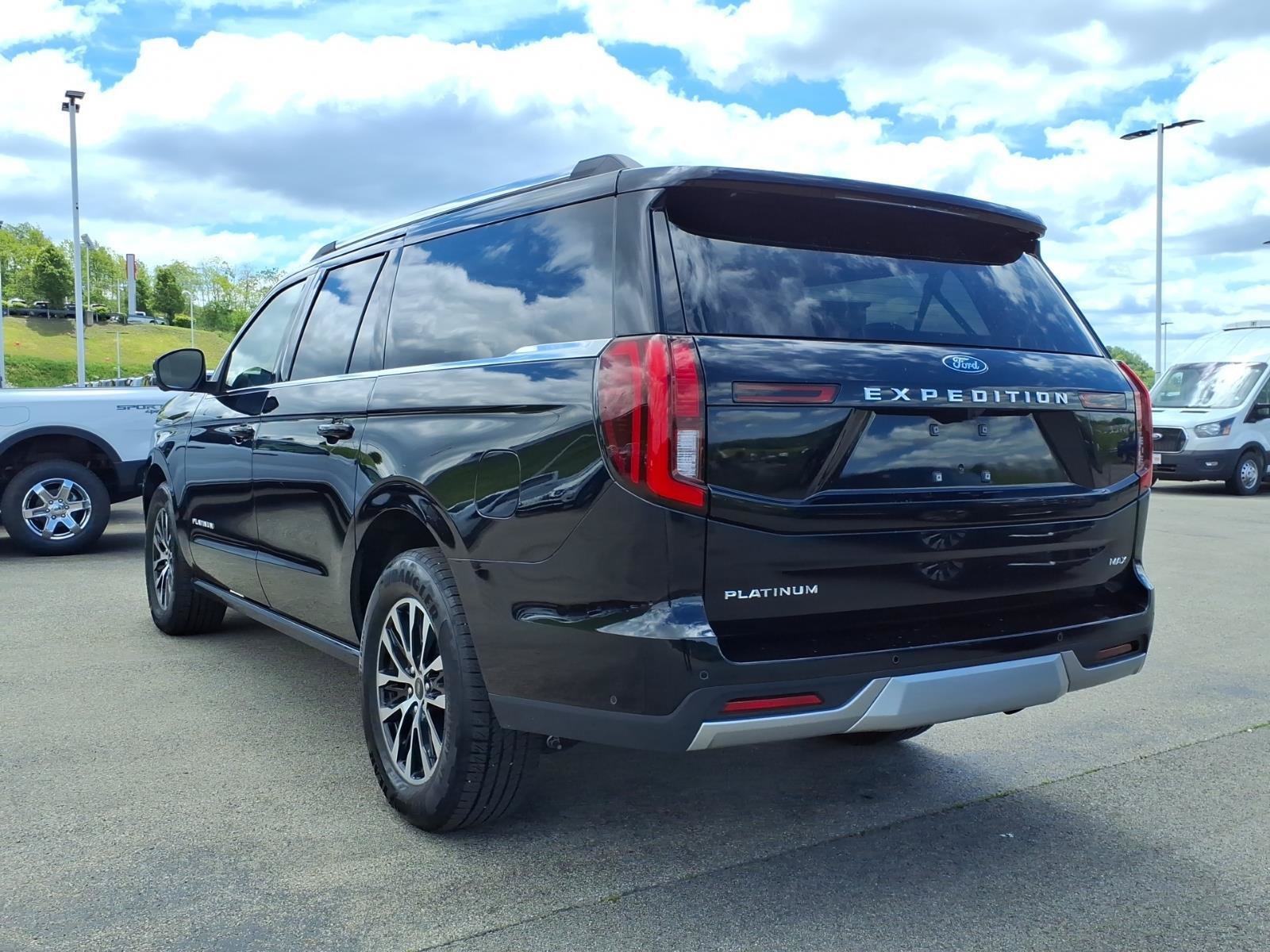 Certified 2025 Ford Expedition Max Platinum AWD/4WD image 4