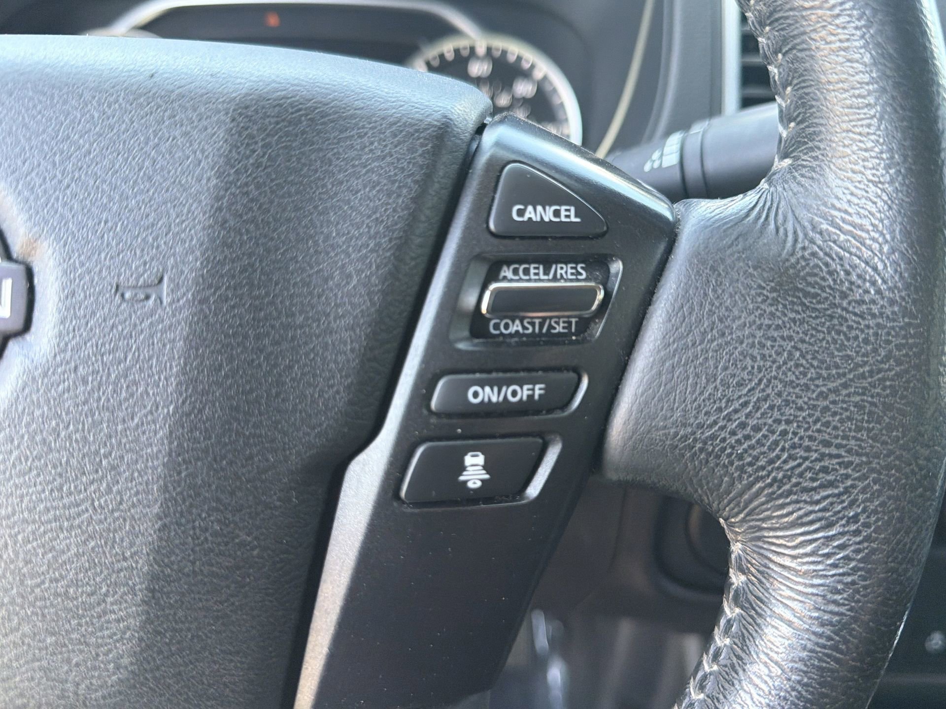 Used 2022 Nissan Frontier SV w/ SV Premium Package image 12