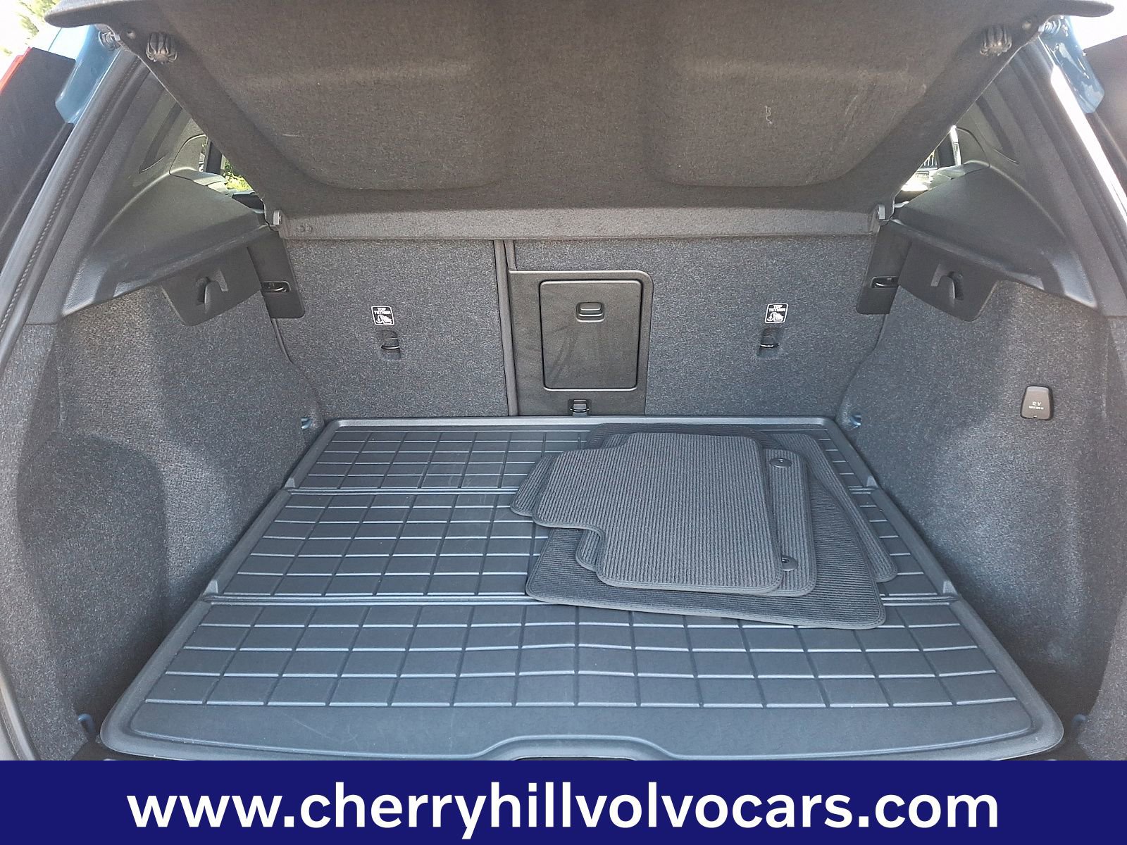 Certified 2023 Volvo XC40 B5 Plus w/ Driver Assist Package image 29