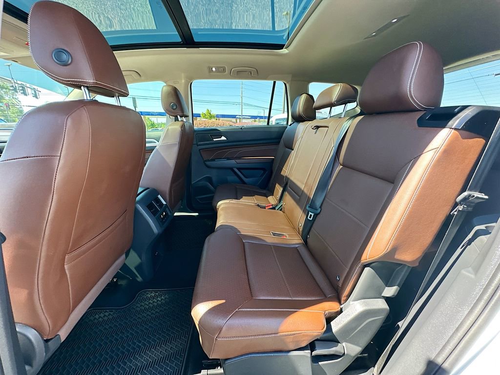 Used 2021 Volkswagen Atlas SE w/ Panoramic Sunroof Package FWD image 17