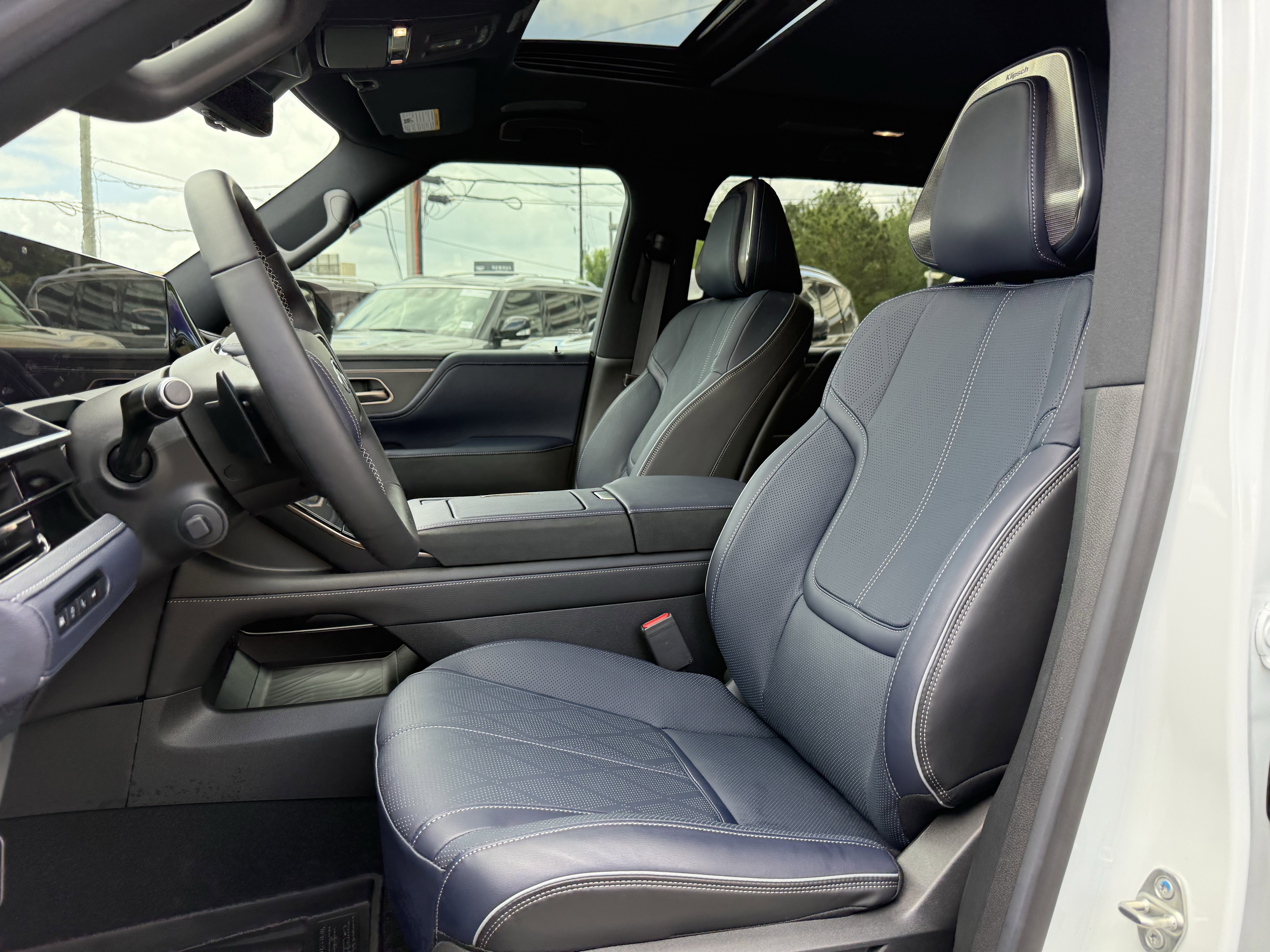 Certified 2026 INFINITI QX80 4WD w/ Sport Exterior Package image 13