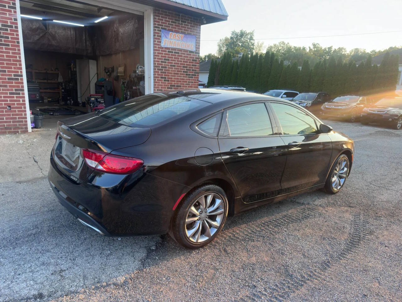Used 2016 Chrysler 200 S w/ Comfort Group FWD image 4