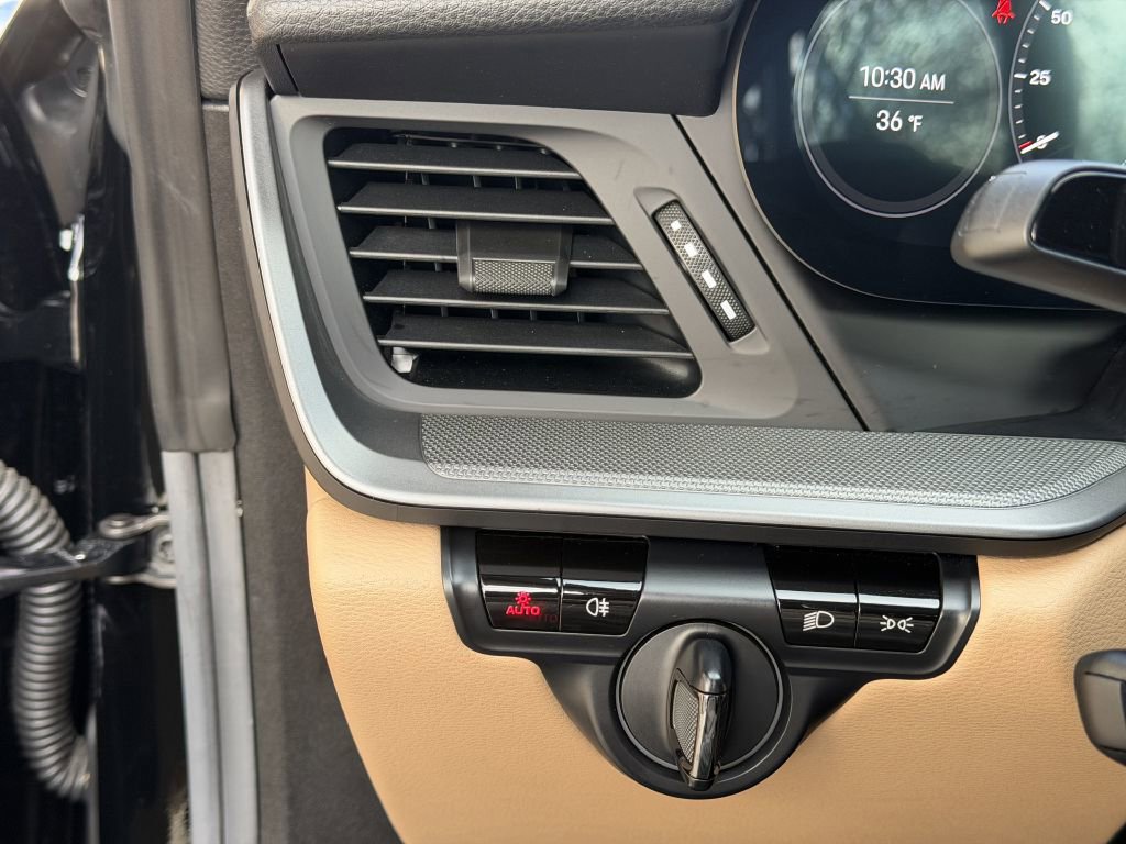 Used 2020 Porsche 911 Carrera image 32