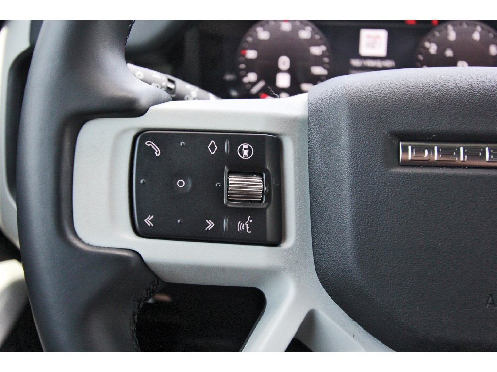Used 2024 Land Rover Defender 110 SE AWD/4WD image 15