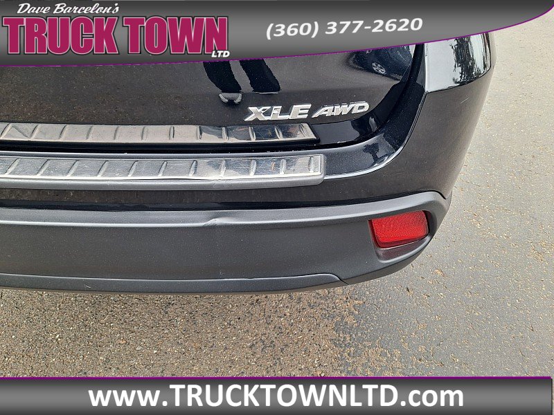 Used 2016 Toyota Highlander XLE w/ Protection Package #3 AWD/4WD image 5