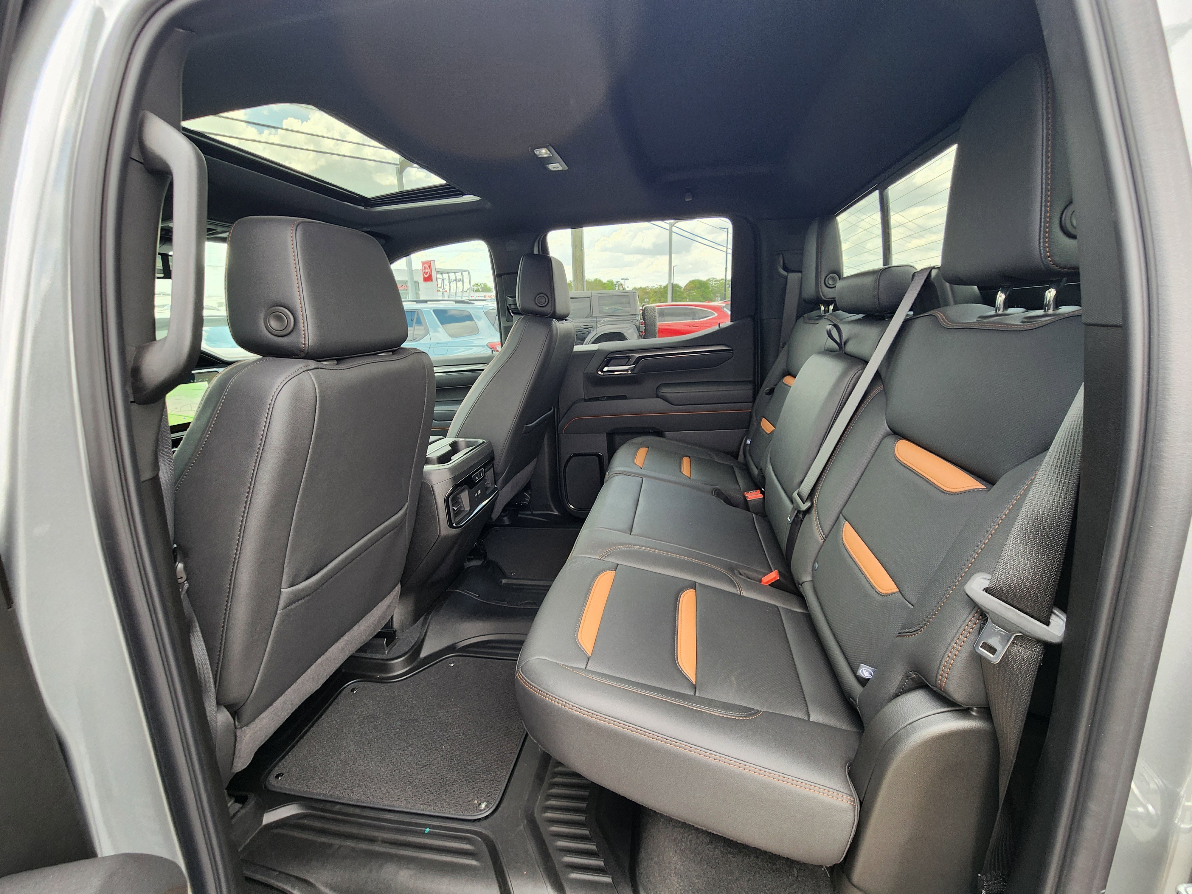 Used 2025 GMC Sierra 1500 AT4 w/ AT4 Premium Package image 17