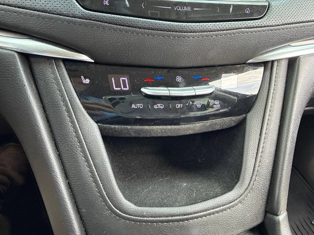 Used 2018 Cadillac XT5 Luxury w/ Driver Awareness Package AWD/4WD image 18