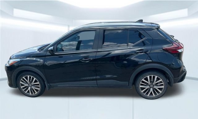 Used 2021 Nissan Kicks SV FWD image 2