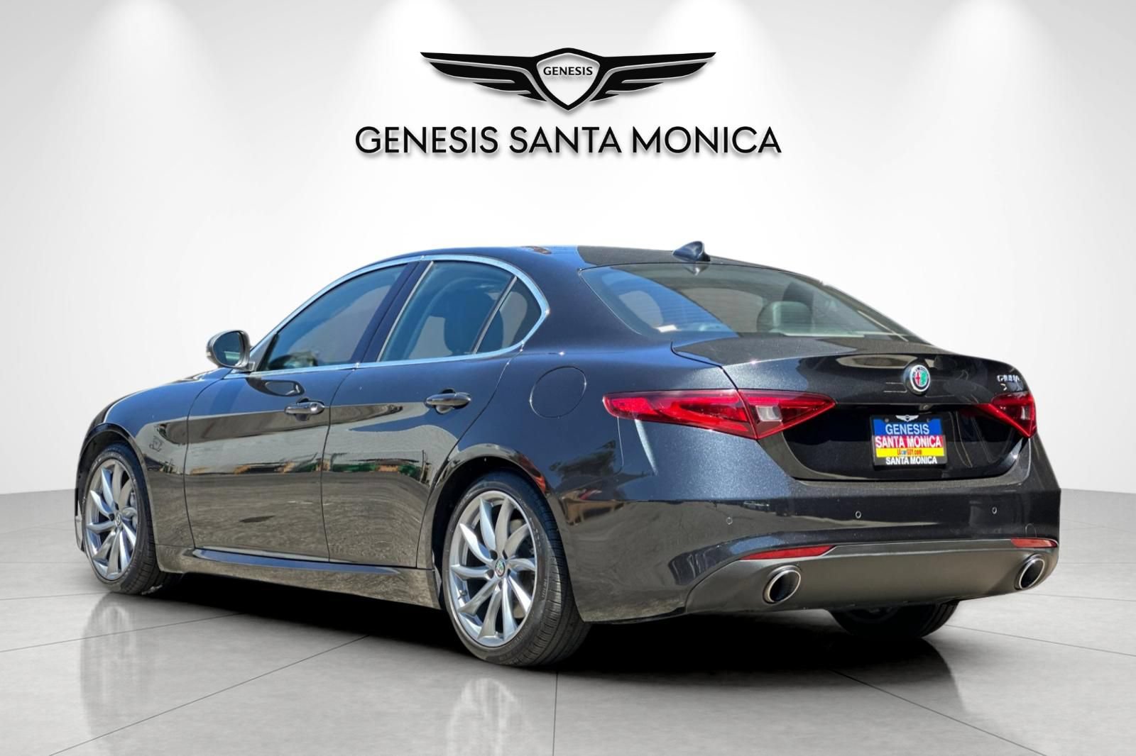 Used 2017 Alfa Romeo Giulia RWD image 6