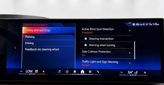 Used 2024 BMW X5 xDrive40i w/ M Sport Package AWD/4WD image 39