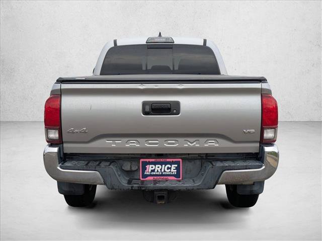 Used 2018 Toyota Tacoma SR5 AWD/4WD image 7