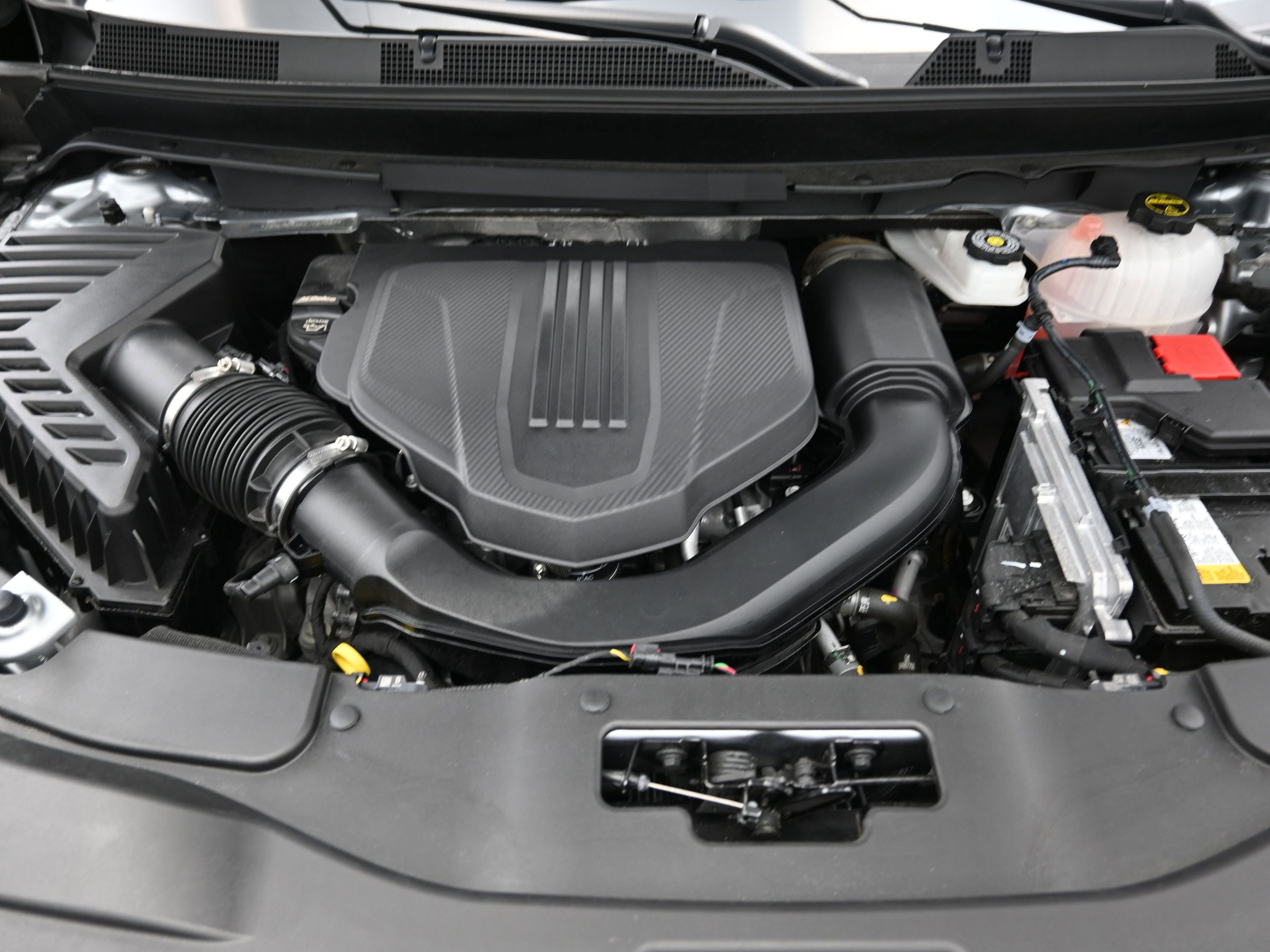 Used 2025 Chevrolet Traverse LT image 19