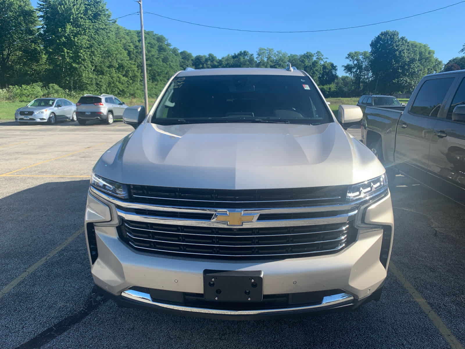 Used 2022 Chevrolet Tahoe LT w/ LT Signature Package AWD/4WD image 3