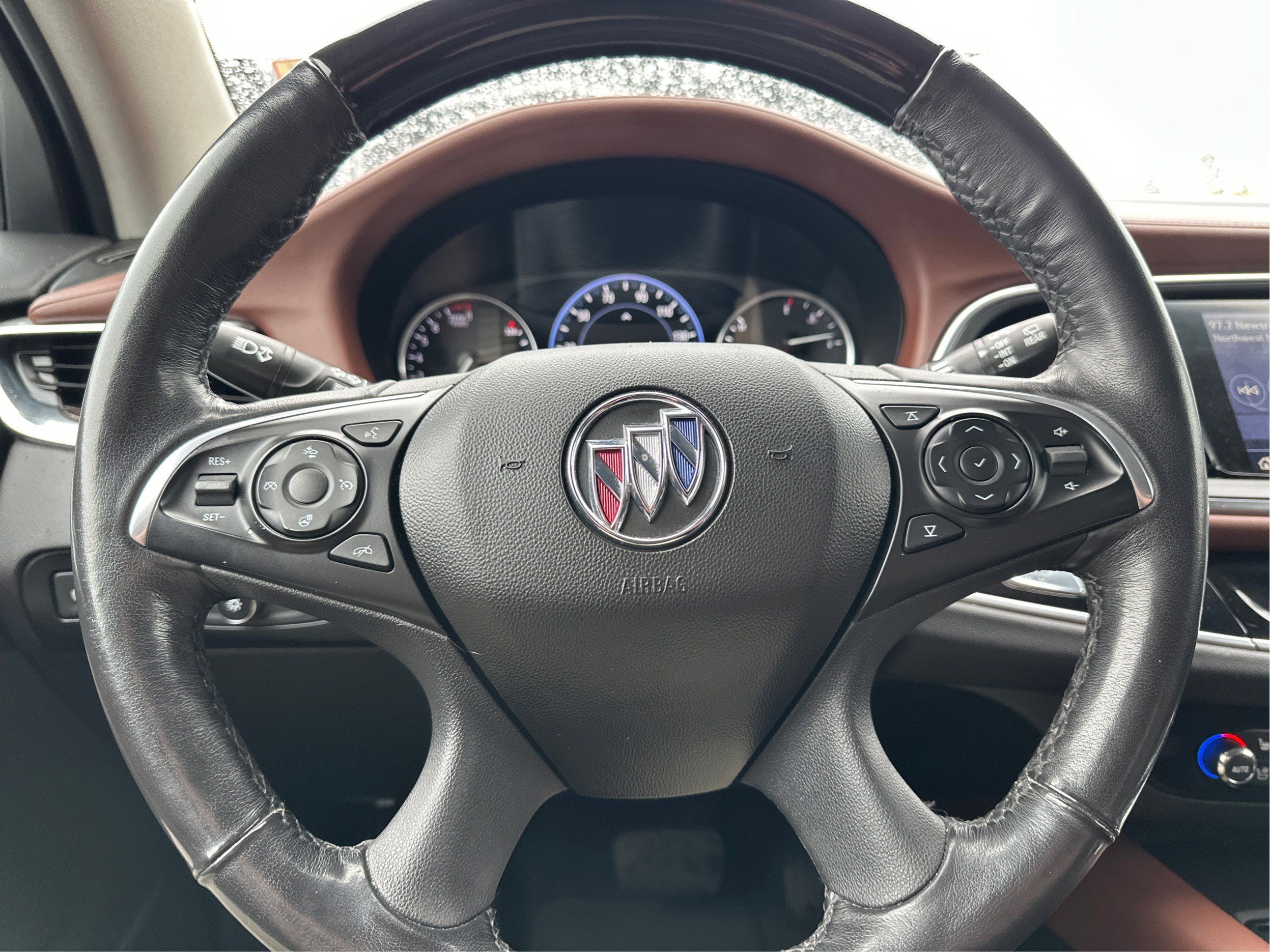 Used 2021 Buick Enclave Avenir w/ Avenir Technology Package AWD/4WD image 18