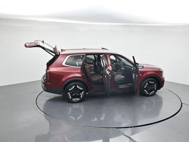 Used 2023 Kia Telluride EX w/ EX Captain's Chair Package FWD image 43