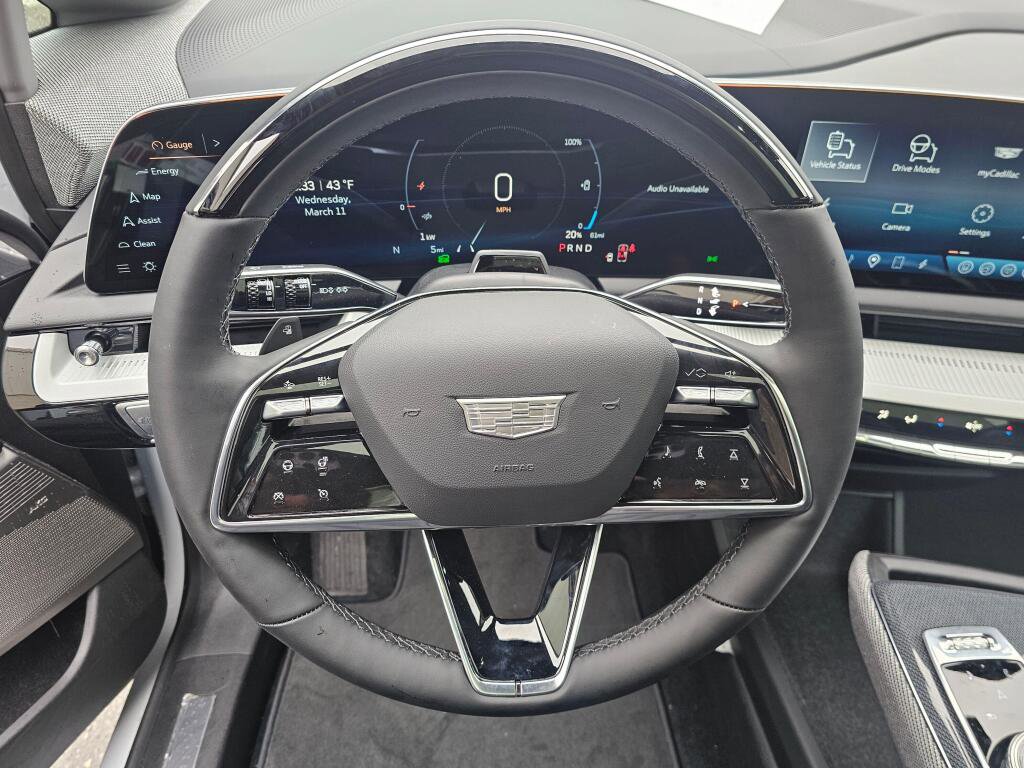 New 2026 Cadillac Optiq Luxury 2 image 28