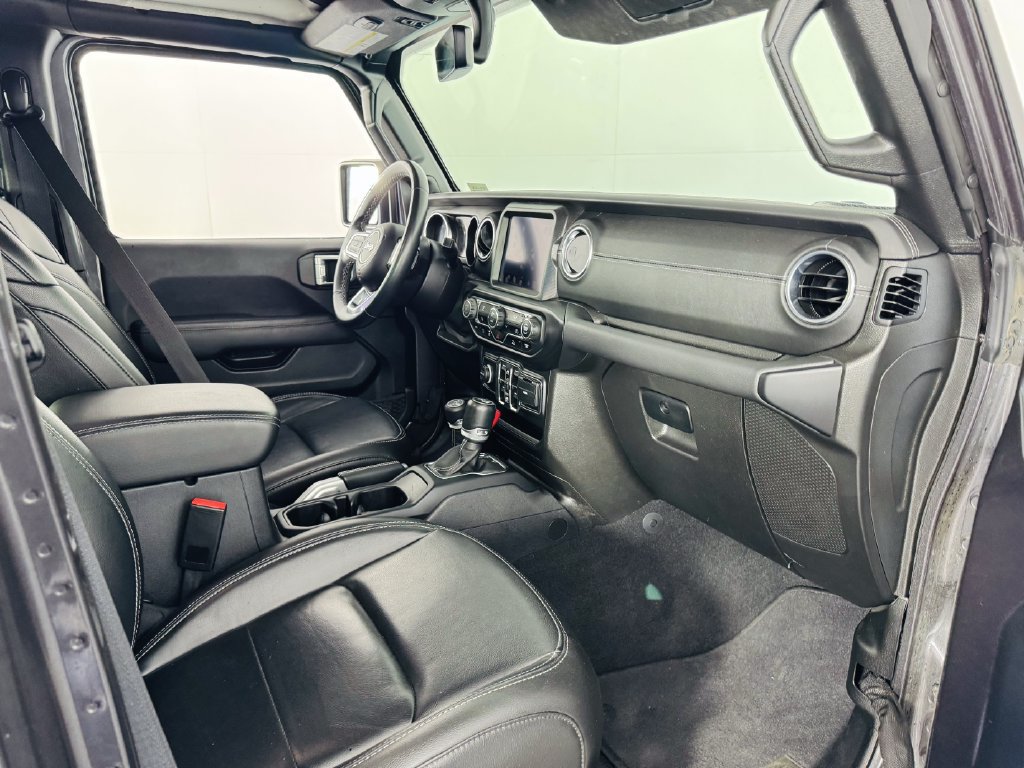Used 2021 Jeep Wrangler Unlimited Sahara AWD/4WD image 27