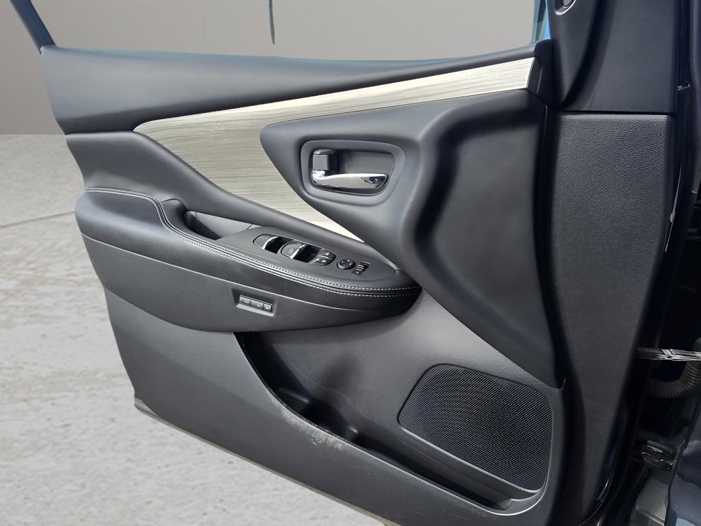 Used 2017 Nissan Murano Platinum w/ Platinum Technology Package image 16