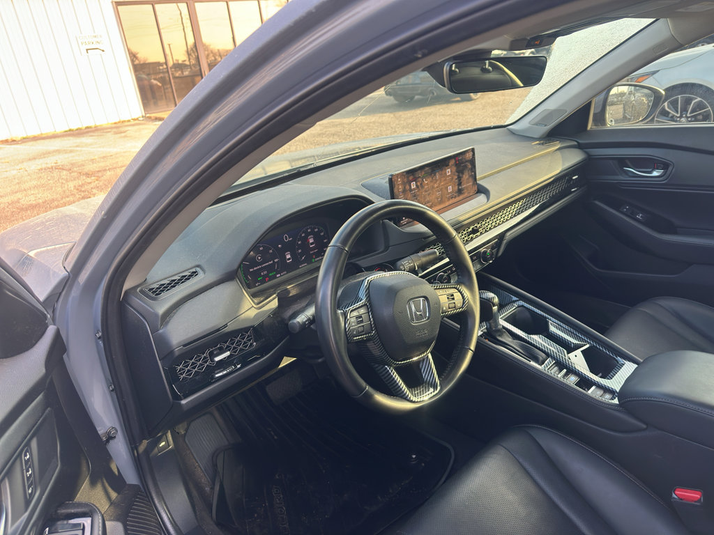 Used 2023 Honda Accord Touring image 2