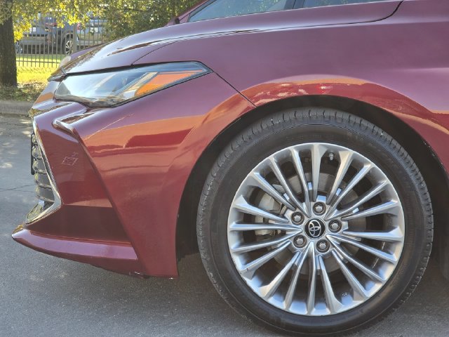 Used 2019 Toyota Avalon Limited w/ Advanced Safety Package FWD image 7