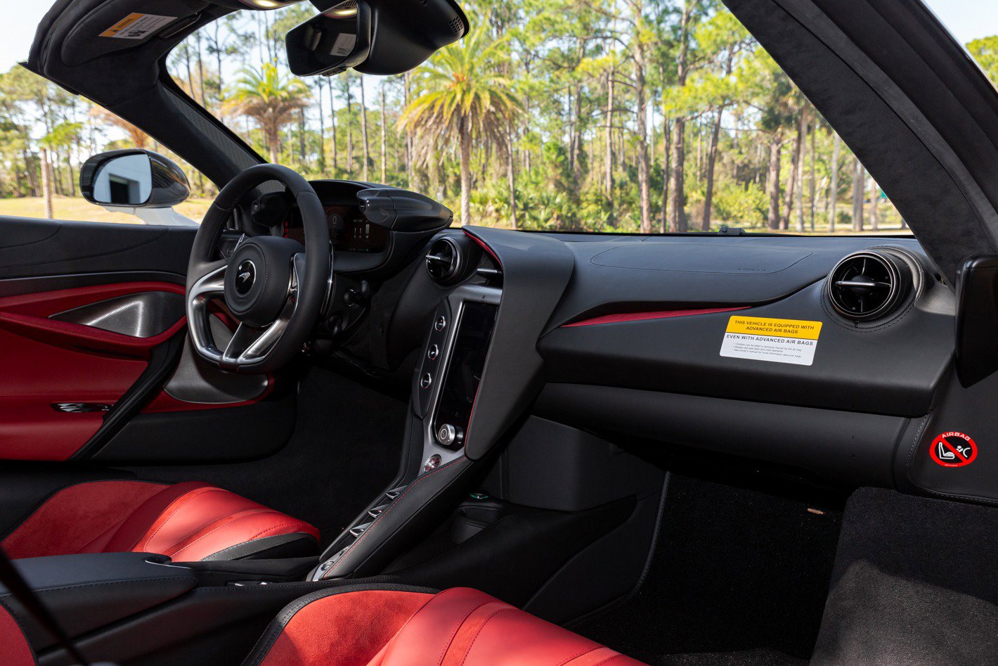 Used 2024 McLaren 750S Spider image 27