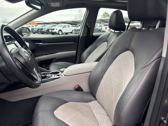 Used 2018 Toyota Camry XLE image 10