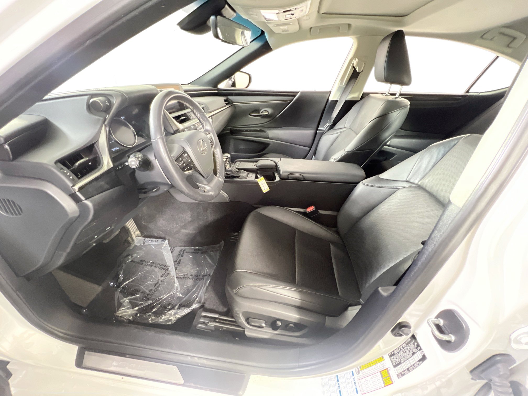 Used 2021 Lexus ES 250 w/ Accessory Package 2 AWD/4WD image 19