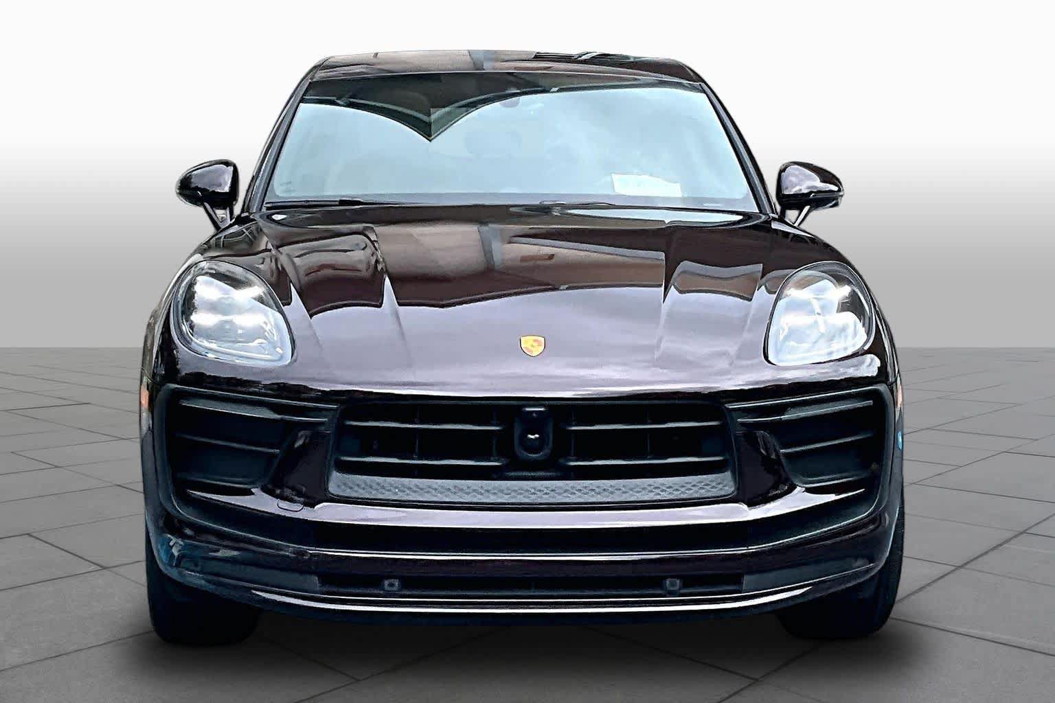 Used 2023 Porsche Macan AWD/4WD image 4