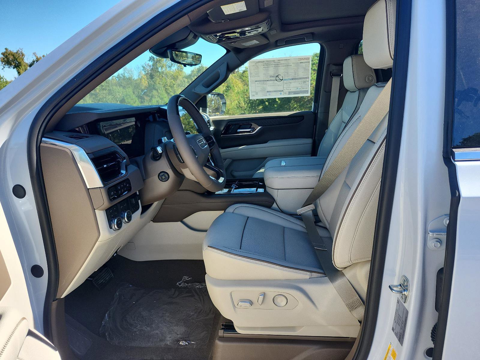 New 2026 GMC Yukon XL Denali w/ Denali Reserve Package image 20