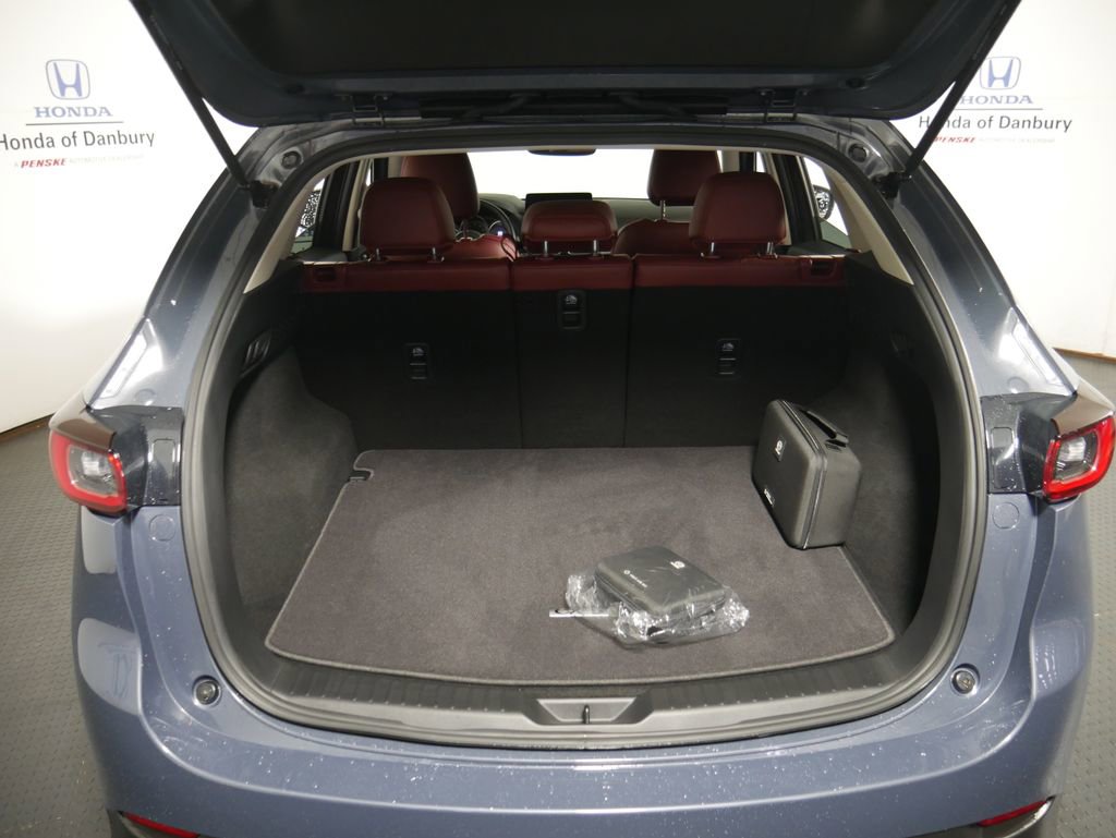 Used 2023 MAZDA CX-5 Carbon Edition image 6